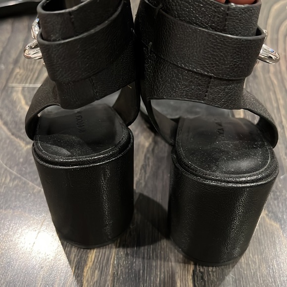 Rebecca Minkoff sandal with industrial latch closure and rounded heeled. 8.5 - Picture 5 of 6